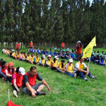 白云區組織員工活動的農家樂帽峰山生態園可以團建拓展野炊燒烤采摘游玩