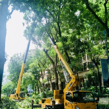 廣州花都區花山鎮高空作業車出租登高車出租剪叉式高空作業車出租