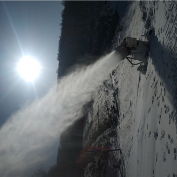 錦州戲雪樂園高溫造雪設備 人智結合造雪機廠家技術配置