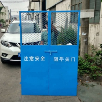 建筑樓層工地施工電梯門,人貨升降機(jī)鋼板網(wǎng)電梯門.安全防護(hù)電梯