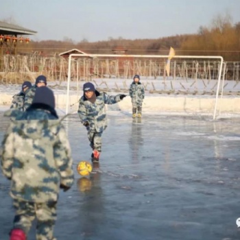 2021年軍事冬令營(yíng)如何改變孩子拖拉懶散的壞習(xí)慣