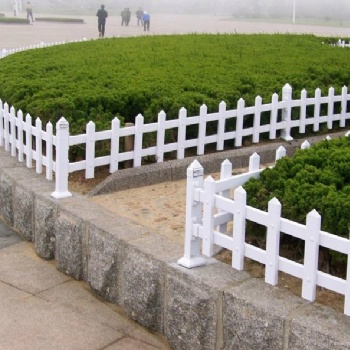 廣西pvc草坪護(hù)欄 戶外花園塑鋼圍欄 花圃庭院柵欄 新農(nóng)村綠化隔離欄桿