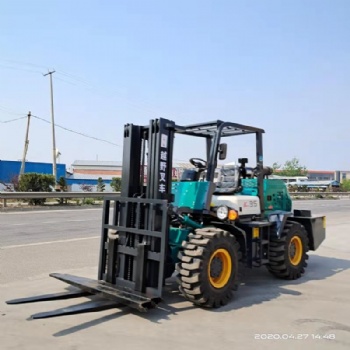 5噸越野叉車A廣東四驅(qū)越野叉車A四驅(qū)越野叉車生產(chǎn)廠