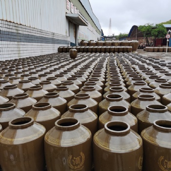 批發四川土陶酒壇陶瓷酒缸窖藏酒壇發酵缸泡菜壇子