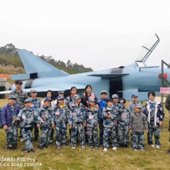 濟(jì)南教育基地軍事模型 動(dòng)態(tài)裝甲車設(shè)備出售 弘訊模型