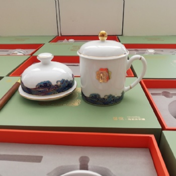 饋贈高端客戶禮品杯子，企業文化禮品茶杯定制案例